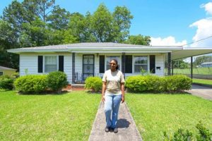 The Federal Home Loan Bank of Dallas and Citizens National Bank provided $15,000 in down payment assistance to a Mississippi homebuyer.