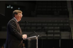 Gov. Tate Reeves speaks during Mississippi Economic Council's 2023 Hobnob at the Mississippi Coliseum in Jackson, Miss., Thursday, Oct. 26, 2023. Credit: Eric J. Shelton/Mississippi Today